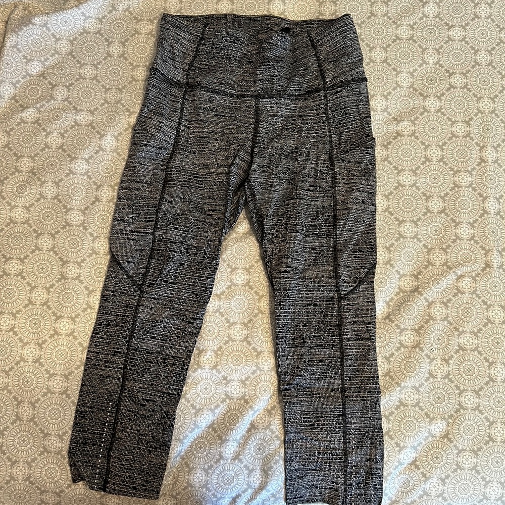 Lululemon cropped leggings